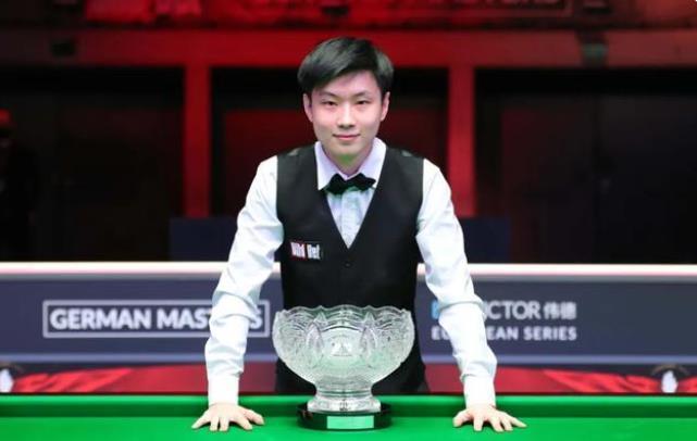 前锋在禁区 前锋在禁区